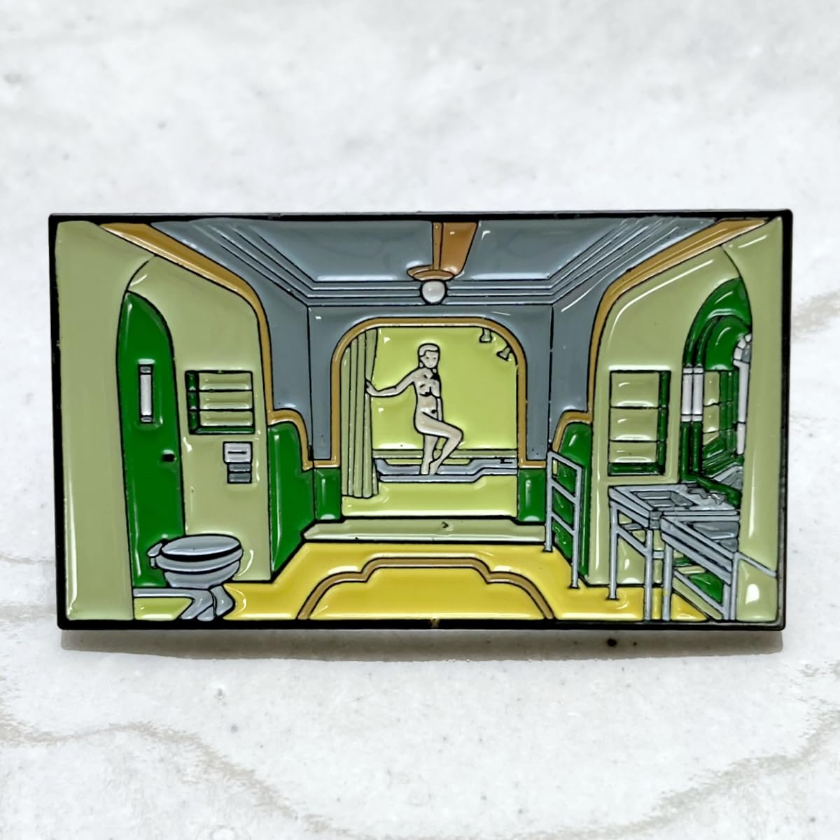 Amazon.co.jp: シャイニング 237号室 バスタブの老婆 ピンバッジ